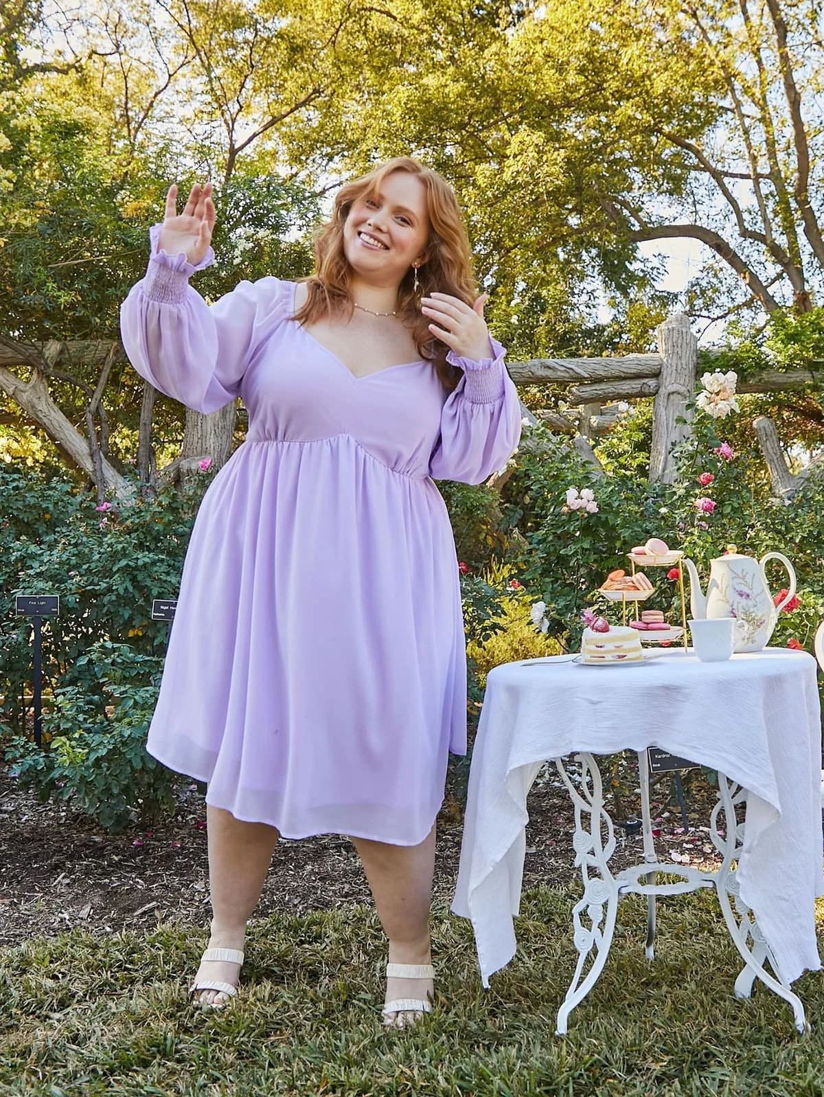 Elegant Lavender Dress with Voluminous Sleeves