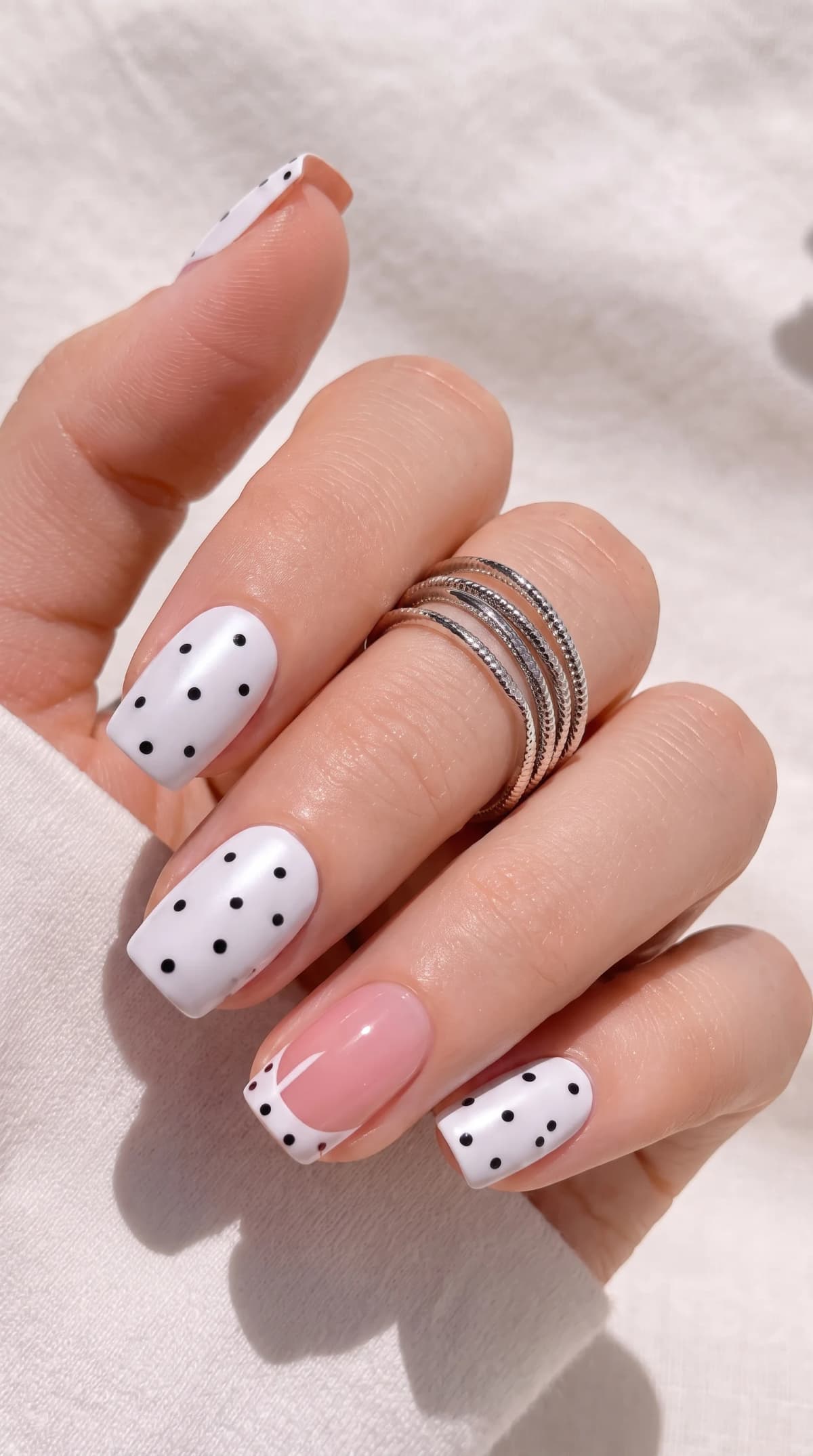 27 Simple and Cute Summer Nail Ideas That Look Way More Expensive Than They Are